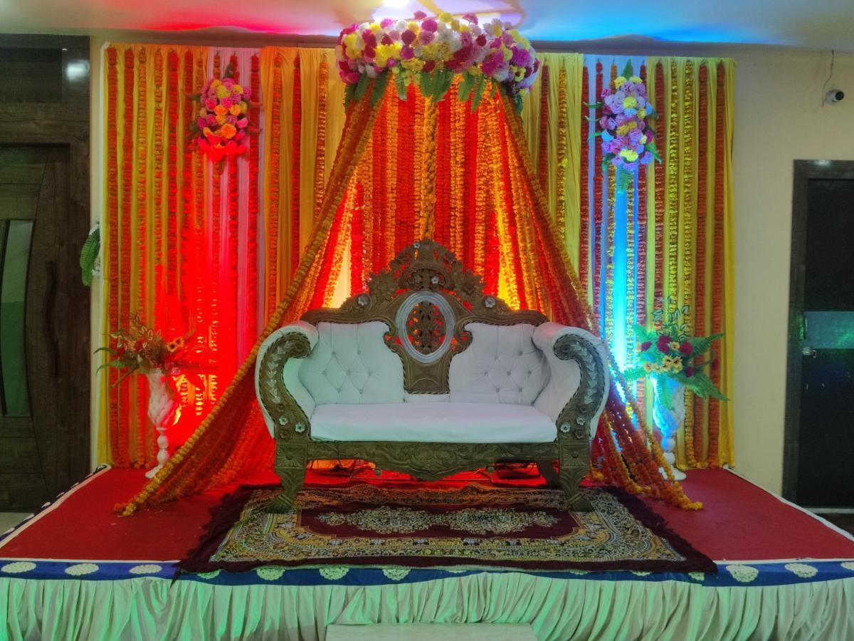 Matri Hotel & Banquets Патна Екстериор снимка